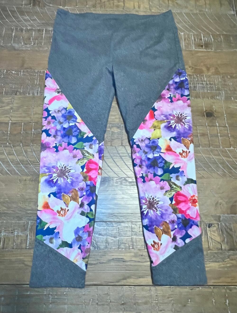 Women’s Leggings Gray Floral Print Lounge Pants Yoga Size Medium Outdoors Gym